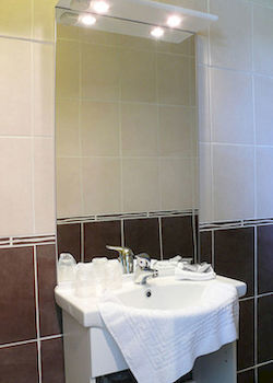 Logis Drom'Sud Hotel Donzere Exterior photo